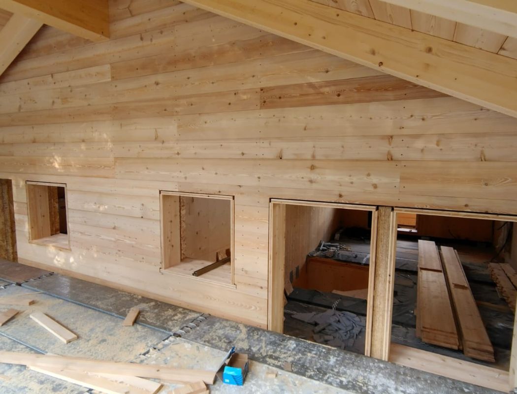 Facciata in legno stile montano (11).jpg