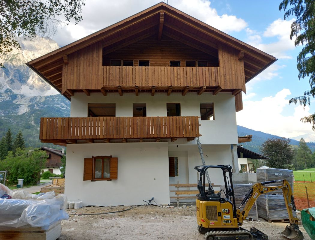 Facciata in legno stile montano (4).jpg